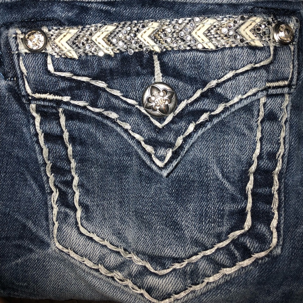 Buckle jeans